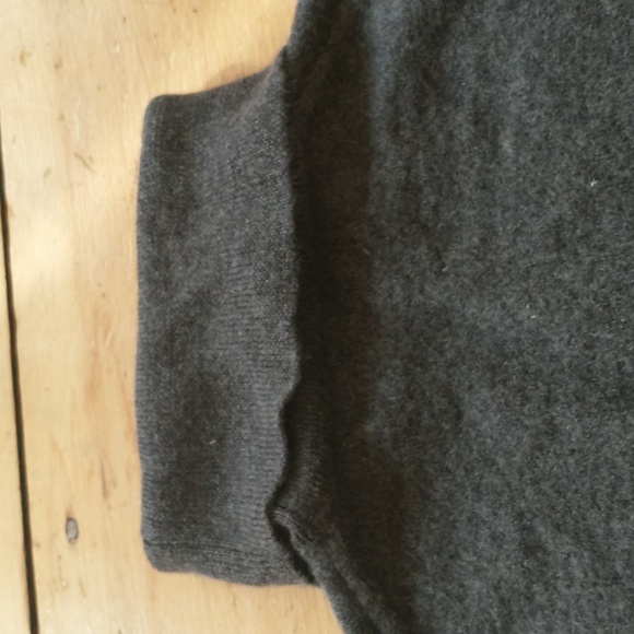 BR Merino Charcoal Sweater M - Picture 4 of 7